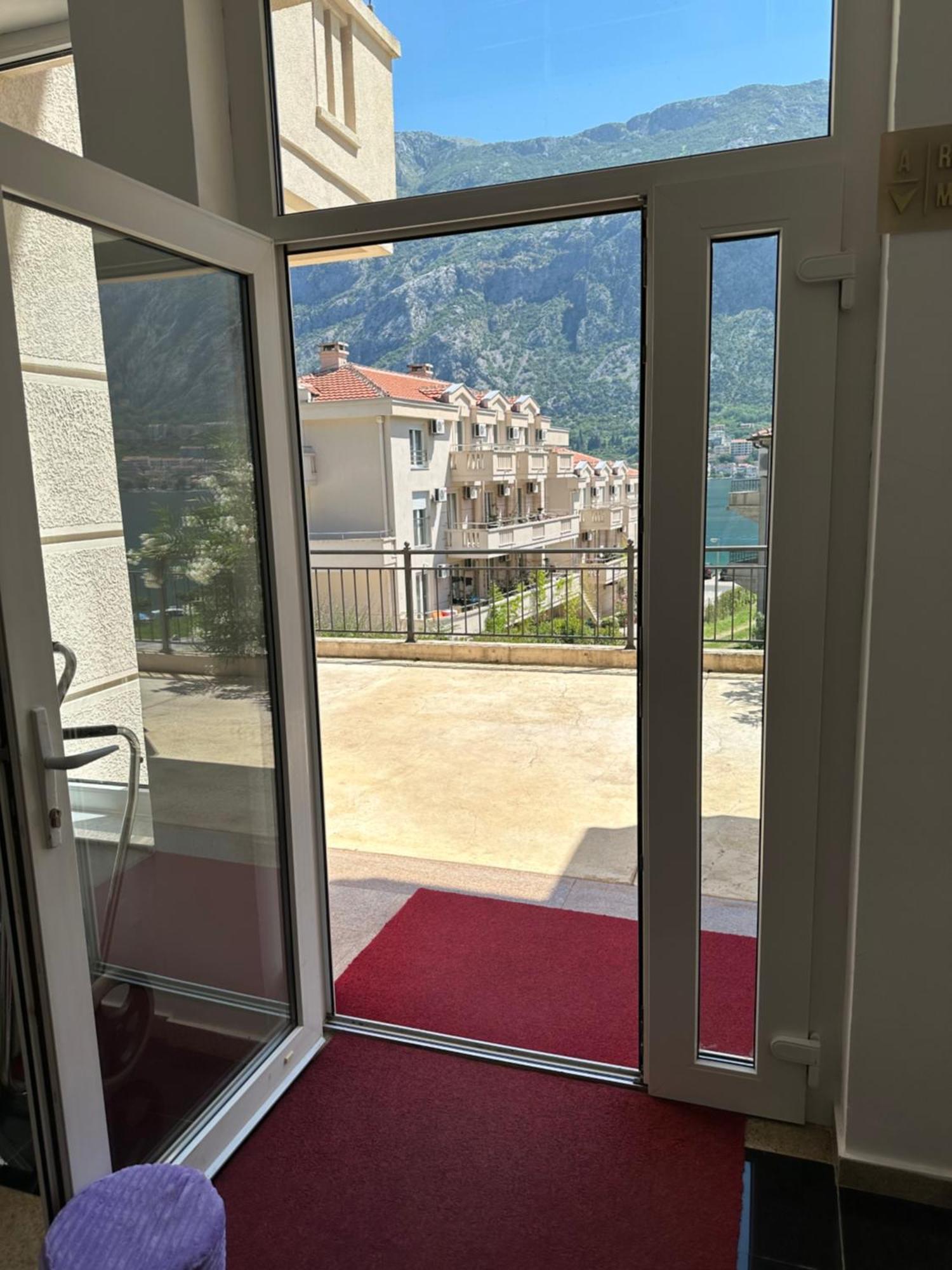 Montebay Perla 호텔 Prčanj 외부 사진